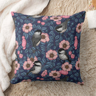 Kichererbsen in wilder Rose in Rosa und Blau Kissen