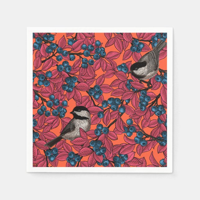 Kichervögel auf Blaubeeren-Ästen auf Orange Serviette (Vorderseite)