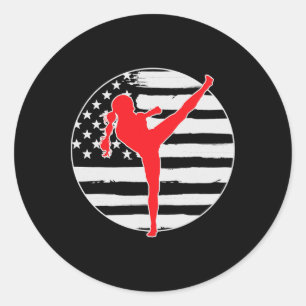 Kickboxen Mädchen USA-Flagge 4. Juli Runder Aufkleber