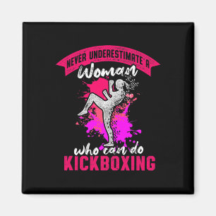 Kickboxende Frau Kickbox-Training  Magnet