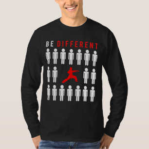 Kickin Chuckles: Karate - Sei anders als andere T-Shirt