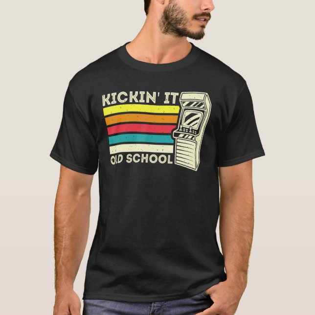 Kickin' Old Retro 80er Arcade Video Gaming Gamer T-Shirt (Vorderseite)