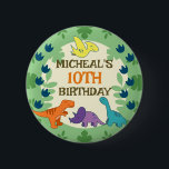 Kids Dinosaur Birthday Button<br><div class="desc">Niedlicher Dinosaurier-Geburtstagsknopf mit gelben, blauen, orangefarbenen und lila Dinosauriern auf grünem Laub. Diese hübschen Knöpfe haben auch Vorlagen, sodass Sie Ihre eigenen Daten für den besonderen Tag Ihres Kindes hinzufügen können.</div>