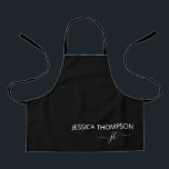 Kids Personalisiert Black Monogram Name Niedlich  Schürze<br><div class="desc">Kinder Modernes Mit Monogramm Schwarz und Weiß mit stilvollem Silber Elegant Moderne Schürze. Diese Schürze kann auf Ihre geistlichen Initialen und Vor- und Nachnamen angepasst werden und ist ein perfekter Geburtstag,  Babydusche,  Hochzeit,  Brautparty,  Jubiläum,  Muttertag oder Junggeselinnen-Abschied Geschenk. Bitte kontaktieren Sie den Designer,  um passende Artikel zu erhalten.</div>