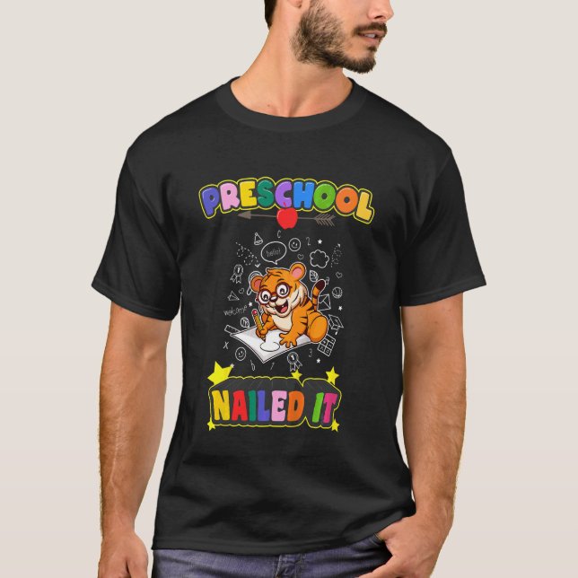 Kids Preschool nagelte It Kindergarten Pre K Gradu T-Shirt (Vorderseite)