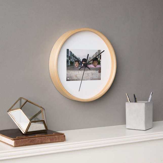 Kids' Smiles Inside, Timeless Memories Outside Uhr (Büro)