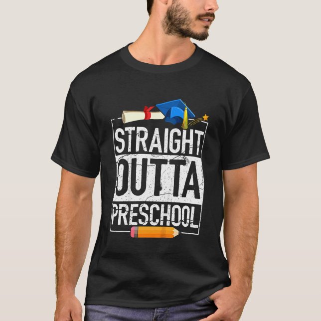 Kids Straight Outta Vorschule Graduati T-Shirt (Vorderseite)