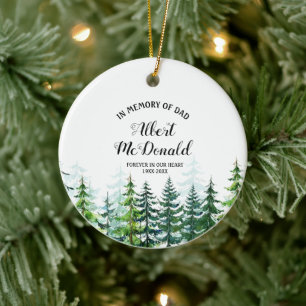 Kiefernbäume im Gedächtnis der Weihnachtsfeier i Keramik Ornament