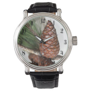 Kiefernzweig mit Pineconen Armbanduhr
