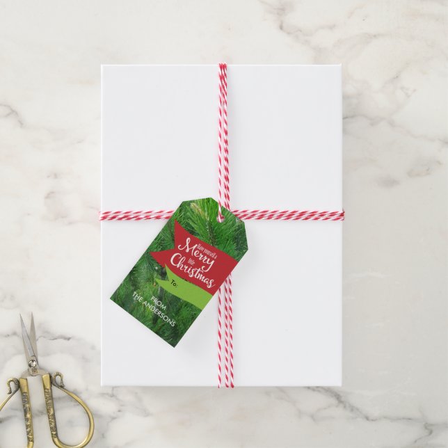 Kiefernzweige, fröhliches, kleines Weihnachtsfest- Geschenkanhänger (Mit Garn)