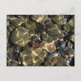 Kiesel in der Wasser-Postkarte Postkarte