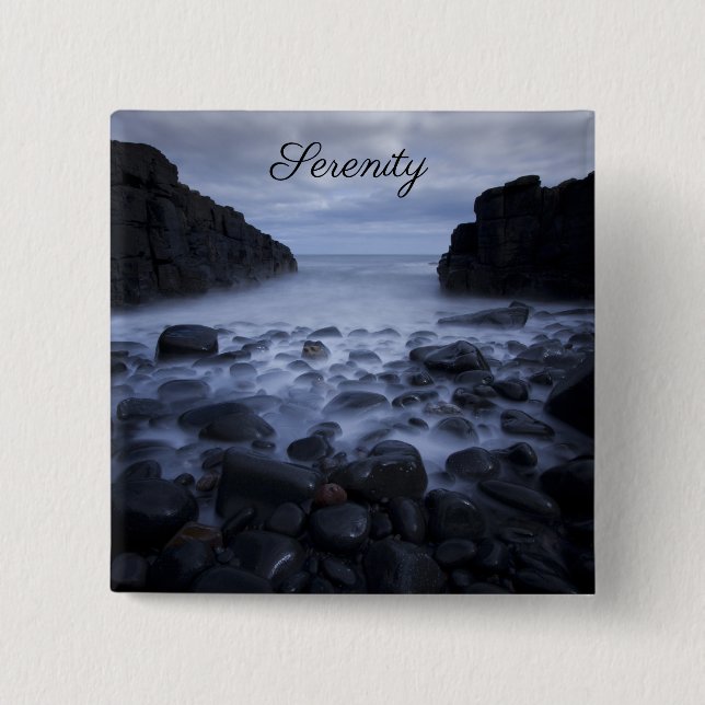 Kiesel und Felsen entlang der Küste des Ozeans Button (Vorderseite)