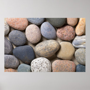 Kiessteine auf Sand für den Hintergrund Poster