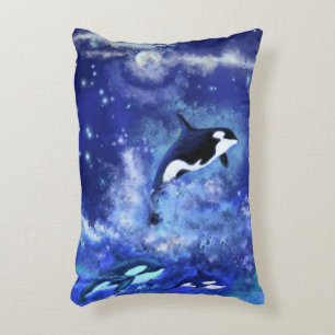 Killerwale auf Vollmond - Kunst Zeichnend - Blau Dekokissen