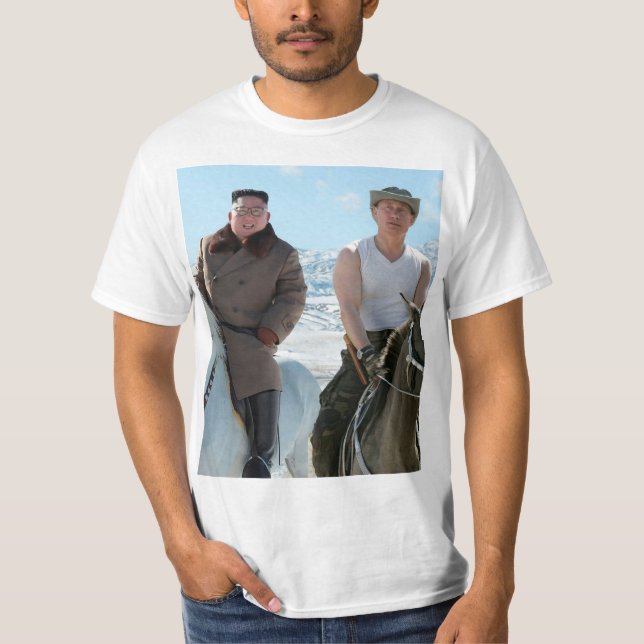 Kim Jong Un & Putin auf einem Pferd T-Shirt (Vorderseite)