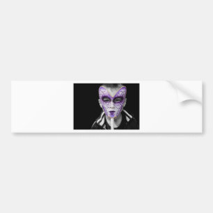 Kind mit violetter Keramikmaske Autoaufkleber