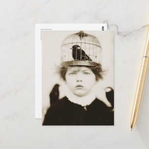 Kind mit Vogelkäfighut Vintage-Fotografie Postkarte