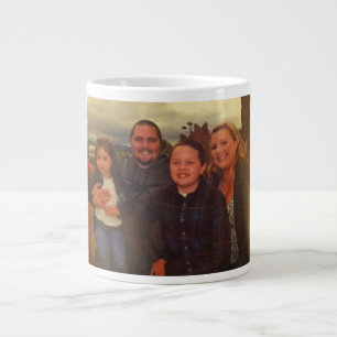 Kinder auf einer Schale Jumbo-Tasse