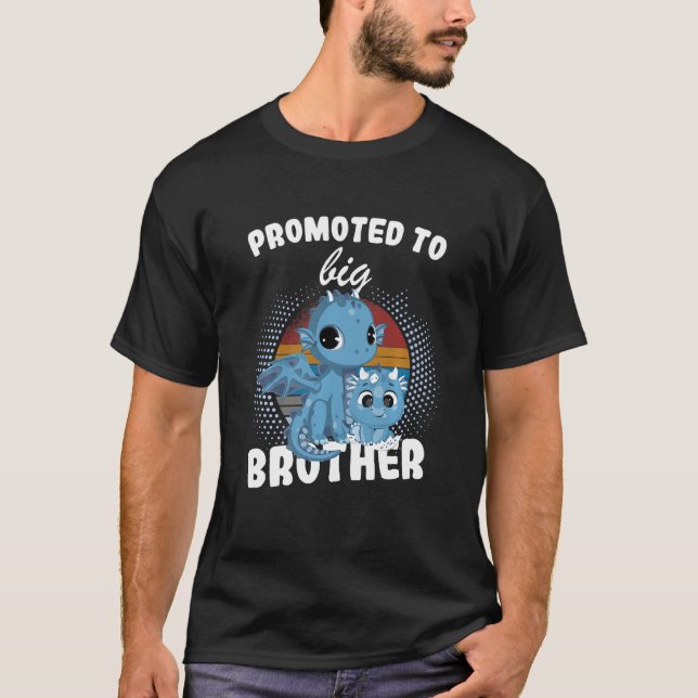 Kinder, die 2023 zum großen Bruder befördert wurde T-Shirt (Vorderseite)