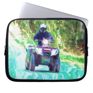 Kinder, die ein ATV-Geländefahrzeug auf der Straße Laptopschutzhülle