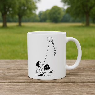 Kinder, die eine Tasse fliegen