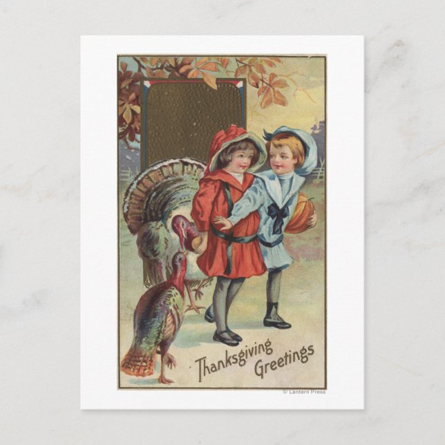 Kinder, die einen Kürbis halten, Truthähne Postkarte (Vorderseite)