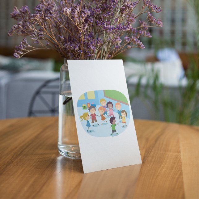 Kinder, die im Klassenzimmer spielen Einladung (Von Creator hochgeladen)