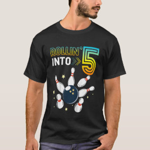 Kinder, die in den 5 Jahre alten Bowling B T-Shirt