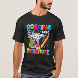 Kinder, die in den Dinosaurier der Vorschule geroc T-Shirt