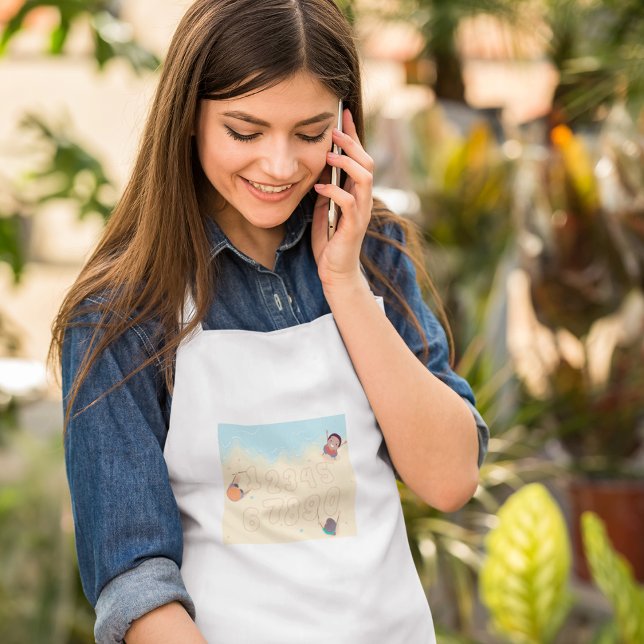 Kinder, die in der sandischen erwachsenen Schürze  (Von Creator hochgeladen)