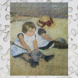 Kinder, die von Mary Cassatt am Strand spielen