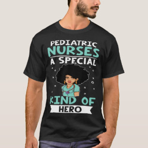 Kinder erhalten eine besondere Art von Helden T-Shirt
