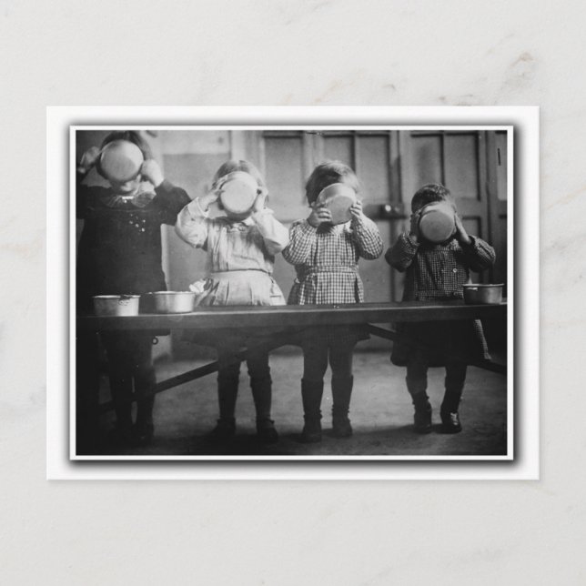 Kinder essen.  Frankreich c1941 Postkarte (Vorderseite)