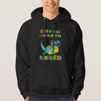 Kinder gehen mir schon aus dem Weg zum Kindergarte Hoodie