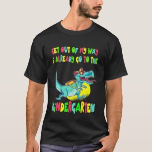 Kinder gehen mir schon aus dem Weg zum Kindergarte T-Shirt