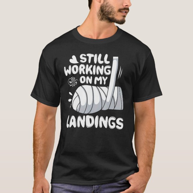 Kinder mit gebrochenen Armen arbeiten gut an Landu T-Shirt (Vorderseite)