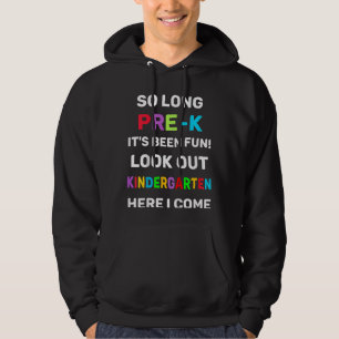 Kinder schauen sich den Kindergarten vor dem K-Gra Hoodie