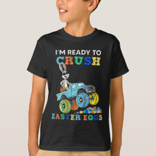 Kinder sind bereit, Ostereier-Kaninchen in einem M T-Shirt
