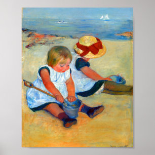 Kinder spielen am Strand von Mary Cassatt Poster