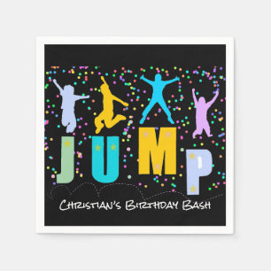 Kinder springen und spielen Trampolin Geburtstag B Serviette