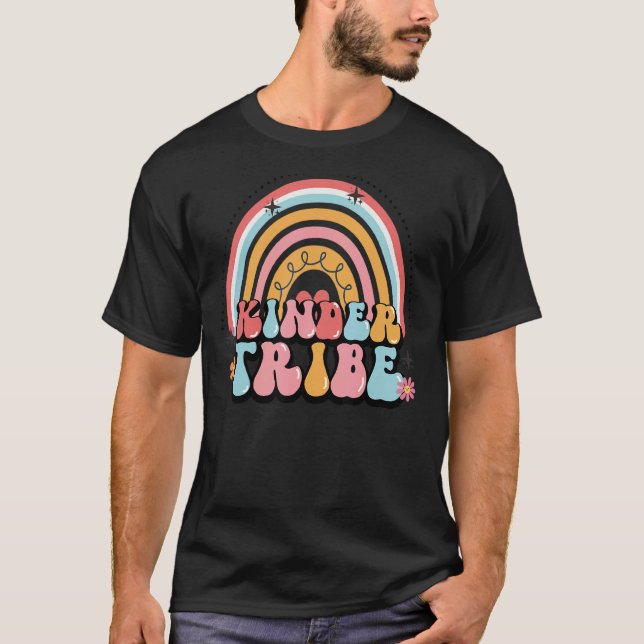 Kinder Tribe Cute Groovy Back to Schook Teacher St T-Shirt (Vorderseite)