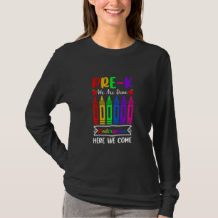 Kinder vor K Wir sind Kindergarten hier kommen wir T-Shirt