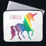 Kindercooler bunter Watercolor-RegenbogenUnicorn Laptopschutzhülle<br><div class="desc">Cooler RegenbogenWatercolorunicorn-hübscher Kinderlaptop-Neopren-Kasten. Personifizieren Sie diesen Spaß und bunte Unicorngeschenk im hellen rosa Schriftart. Silhouette von Unicorn in einem Regenbogen von Watercolor Brushstrokes von Rotem, von Orange, von Gelbem, von Grünem, von Blauem und von Lila. Weißer Hintergrund lässt die hellen Farben heraus schön stehen. Spaßgeschenk für Kinder, Tweens und Teens...</div>