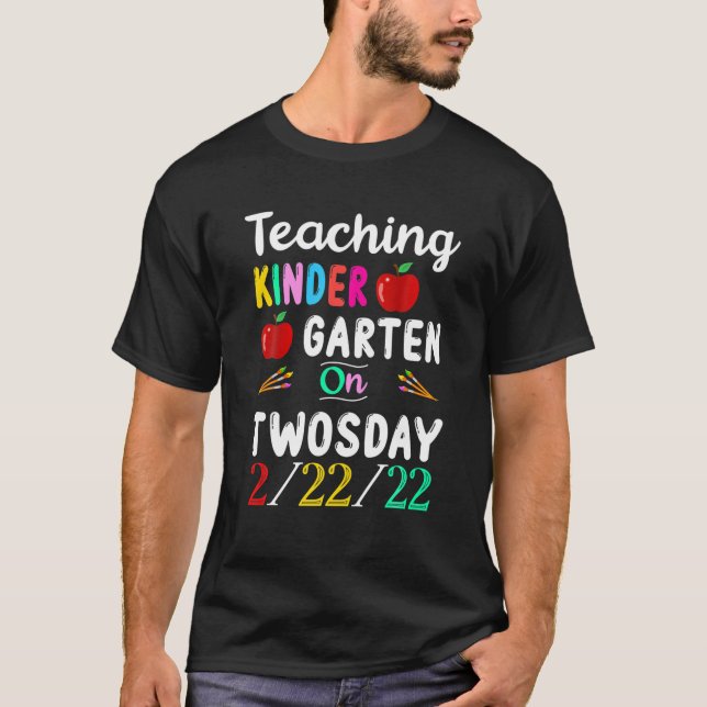 Kindergarten 2-22-22 Febr T-Shirt (Vorderseite)