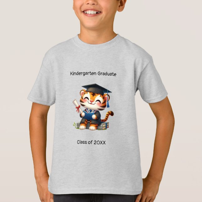 Kindergarten Boy Graduate Niedlich Tiger Grad T-Shirt (Vorderseite)