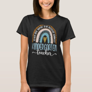 Kindergarten Lehrer Leopard Boho Rainbow Zurück T-Shirt