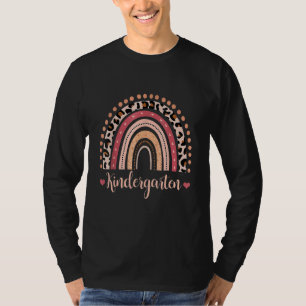 Kindergarten Lehrerin Boho Regenbogenleopard zurüc T-Shirt
