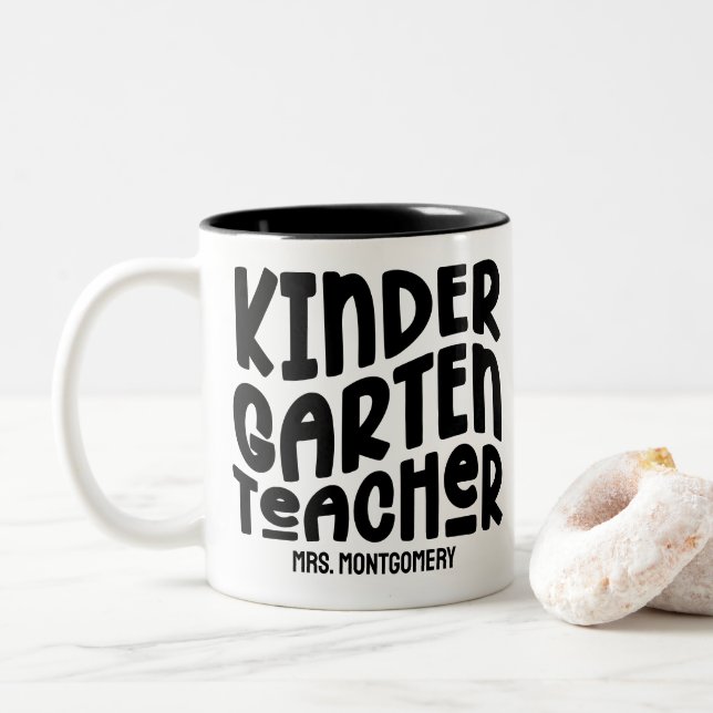 Kindergarten Lehrerin Schwarzer Text Zweifarbige Tasse (Mit Donut)