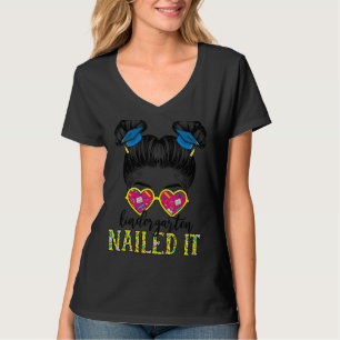 Kindergarten nagelte es Messy Hair Bun Kid Letzten T-Shirt