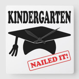 Kindergarten Nailed It Quadratische Wanduhr